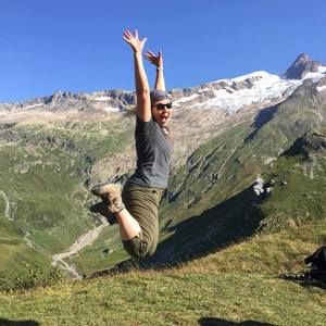 Meet your Posher, Laura